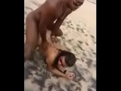 Flagras, novinha fazendo sexo na praia
