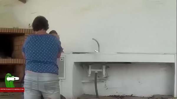 Gifs de beijo no pescoço